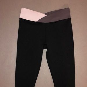 V-cut Leggings